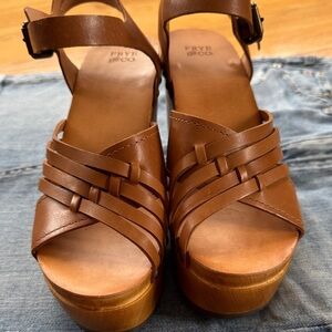 Frye Cognac Brown Leather Woven Platform Sandals